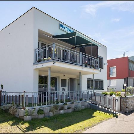 Ubytovani Bezchlebovi Hotell Český Krumlov Exteriör bild